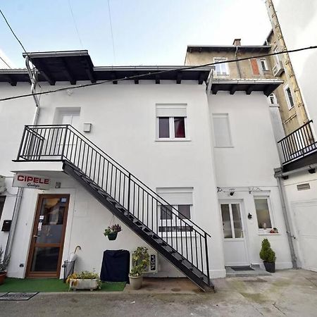 Petit Main Square Apartment Zagreb Bagian luar foto